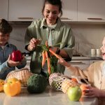Cum ne obișnuim copiii să mănânce mai multe legume