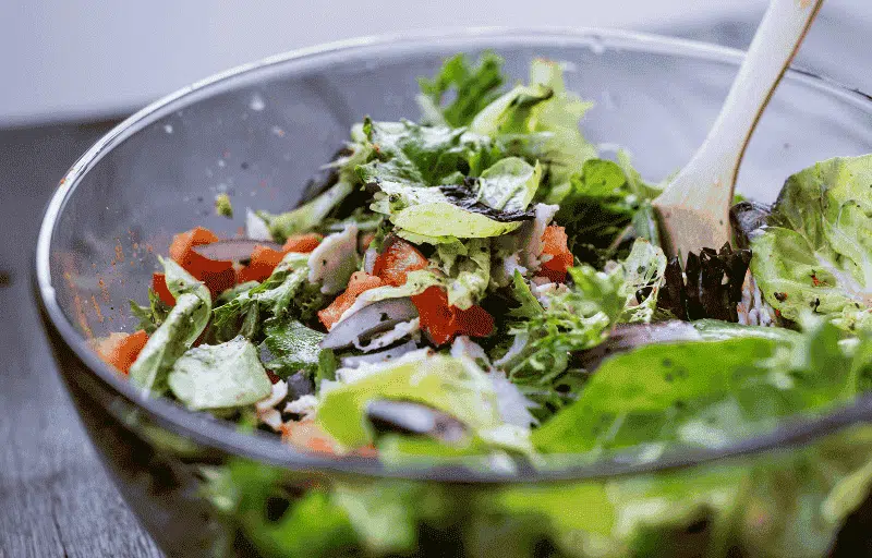 Cum te poate ajuta un medic nutriționist să slăbești eficient?