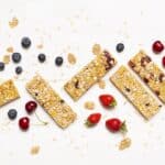 Ce sunt batoanele proteice și când pot fi o opțiune utilă între mese