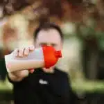 Slăbești sau te îngrași? Ce se întâmplă când bei shake-uri proteice